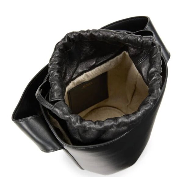 Chloe Black Leather Bucket Bag with Drawstring Closure. Crossbody and Handbag - Picture 2 of 6